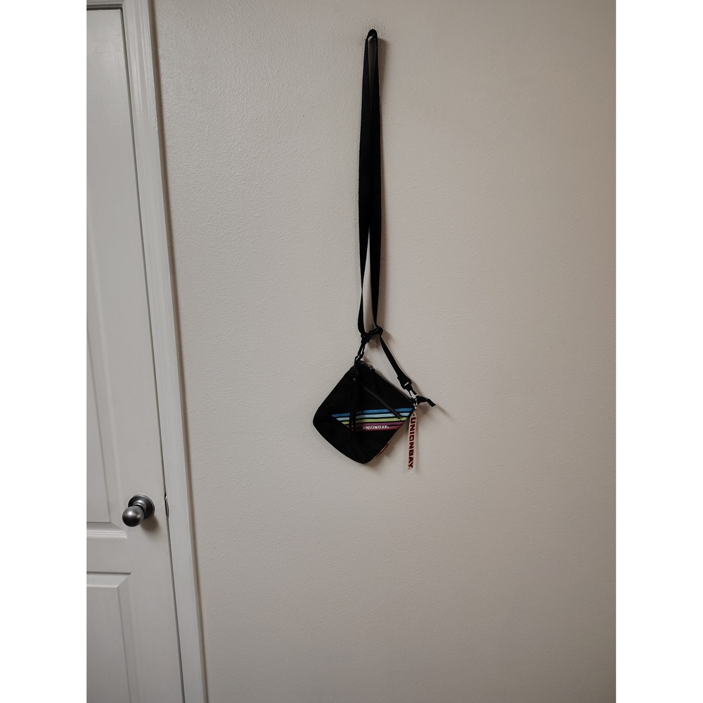 Unionbay Crossbody Bag Black Nylon Rainbow Stripe Retro Small‎ Travel Festival